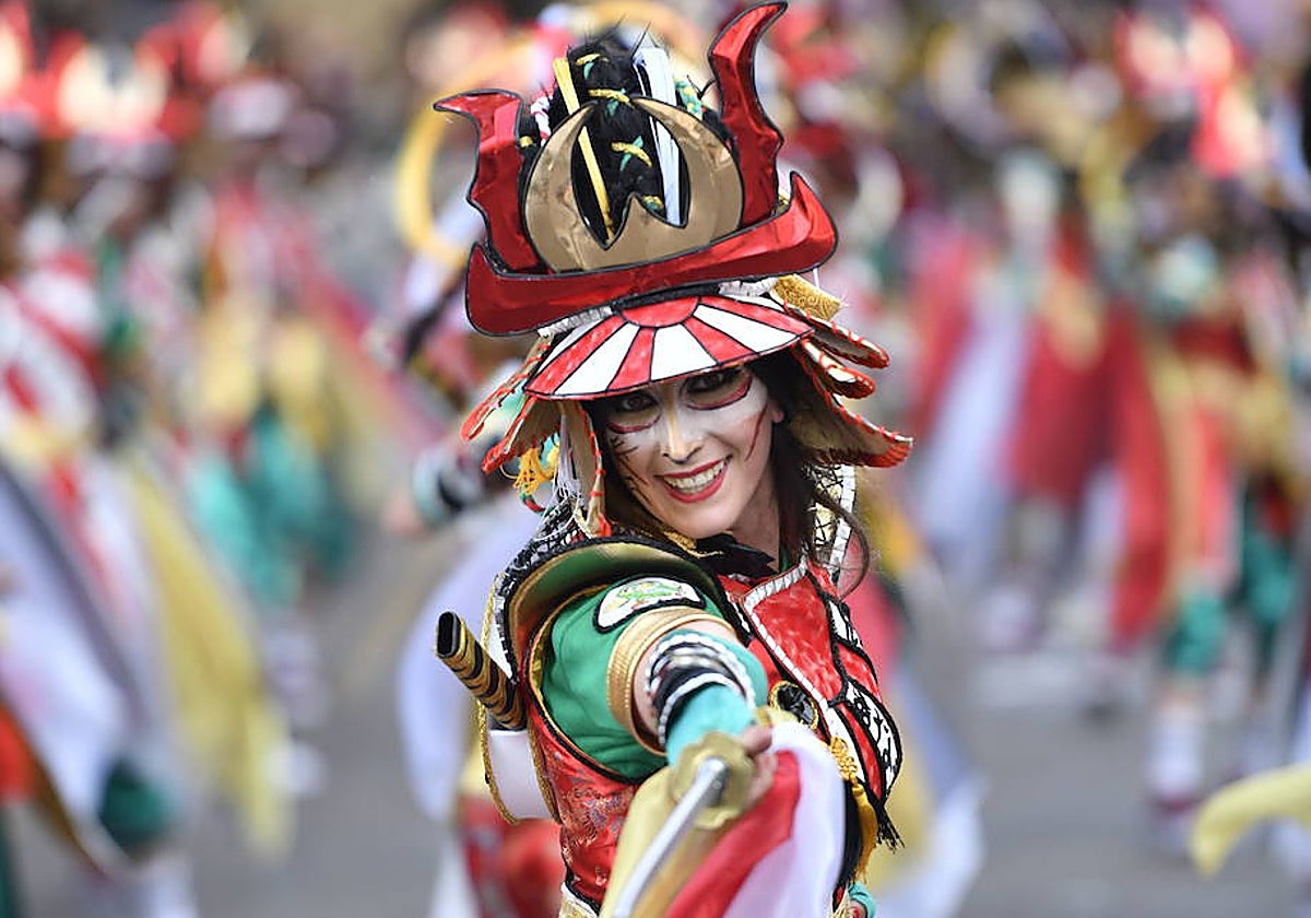 Entre la fiesta y el espectáculo