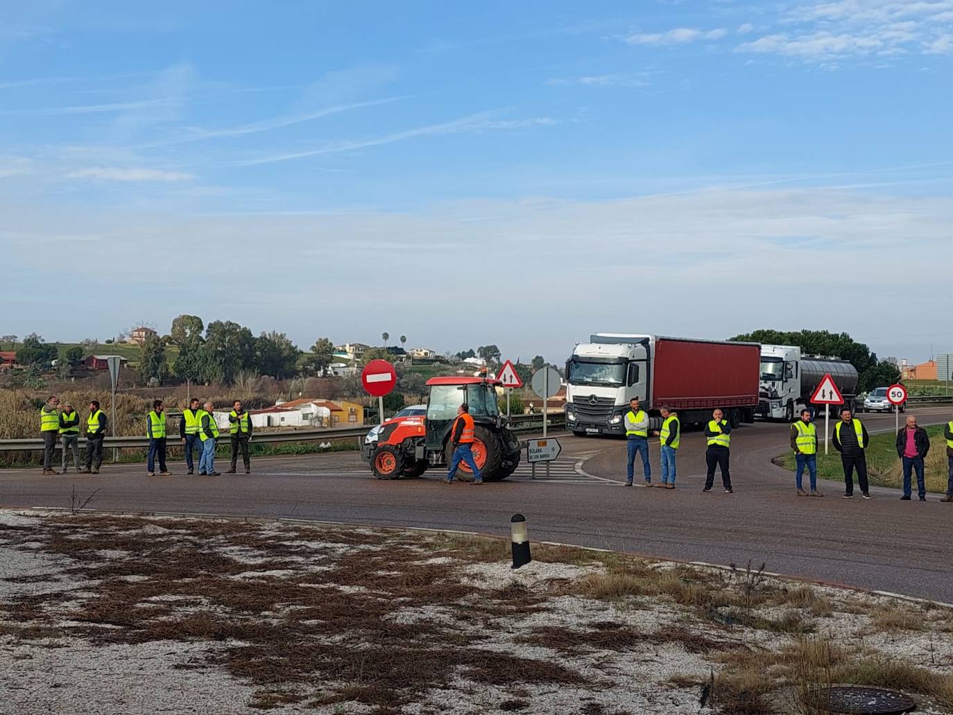 Interrupción del tráfico en Almendralejo.