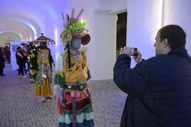 Exposición de trajes de Carnaval en el Hospital Centro Vivo.