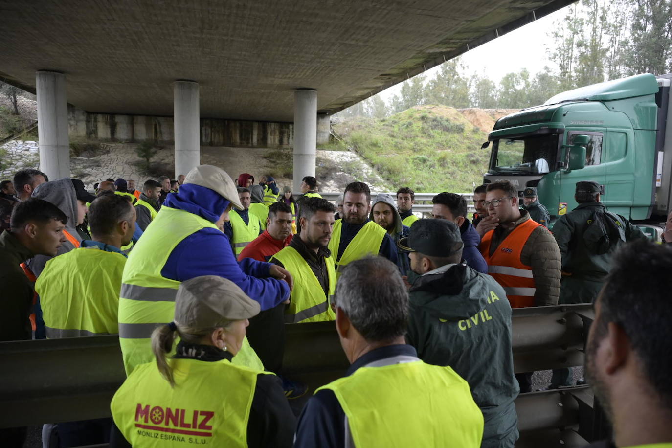 Fotos | Protesta de los agricultores este viernes en Badajoz