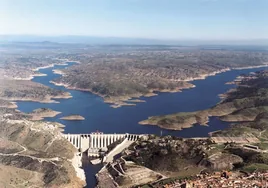 Presa y central hidroeléctrica de Alcántara.