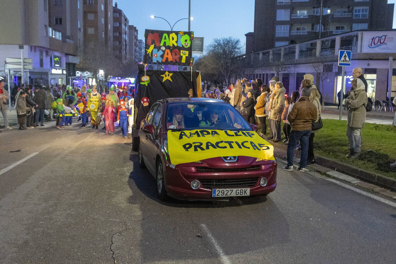 El desfile del Carnaval de Cáceres, en imágenes