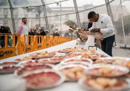 'Jamonada' solidaria en el domingo de Carnaval Romano