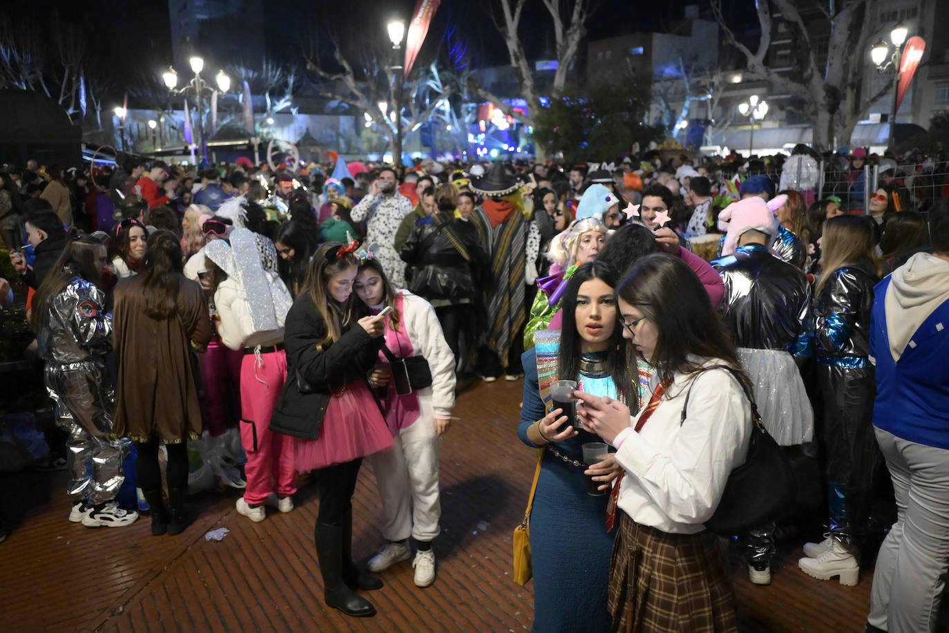 Lo mejor de la primera noche del Carnaval de Badajoz, en imágenes