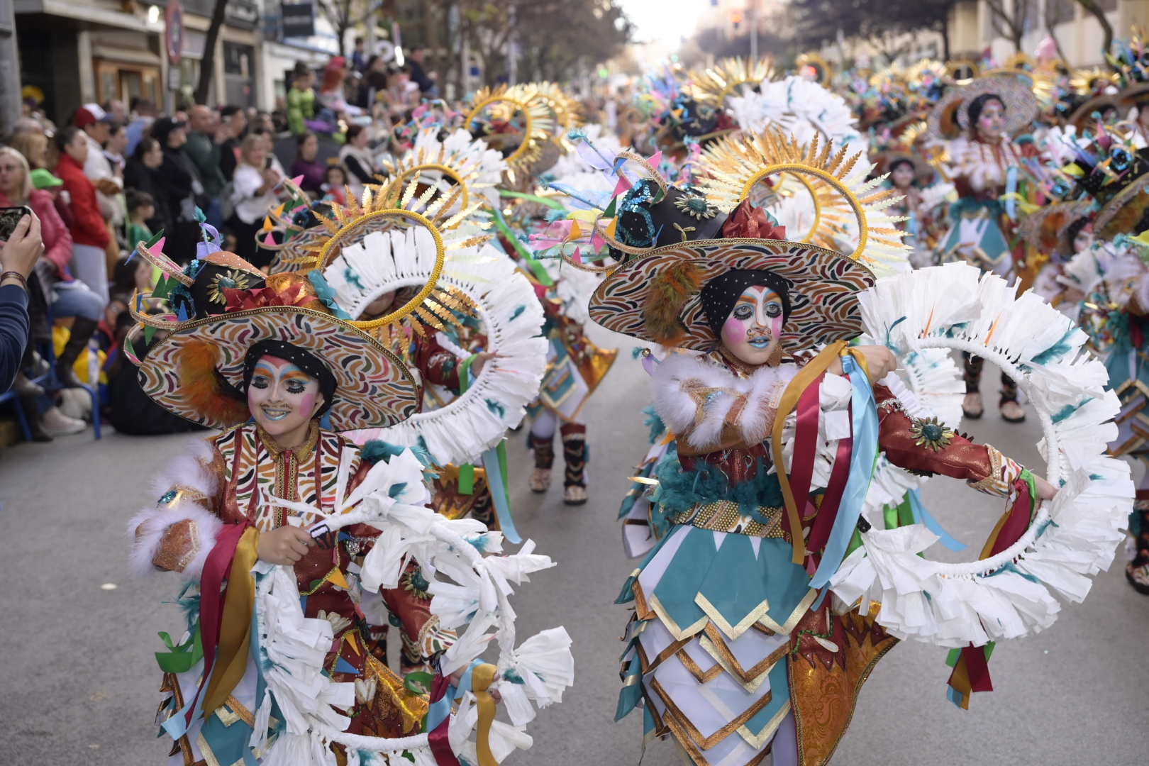 Las mejores imágenes del colorido desfile infantil del Carnaval de Badajoz 2024 (I)