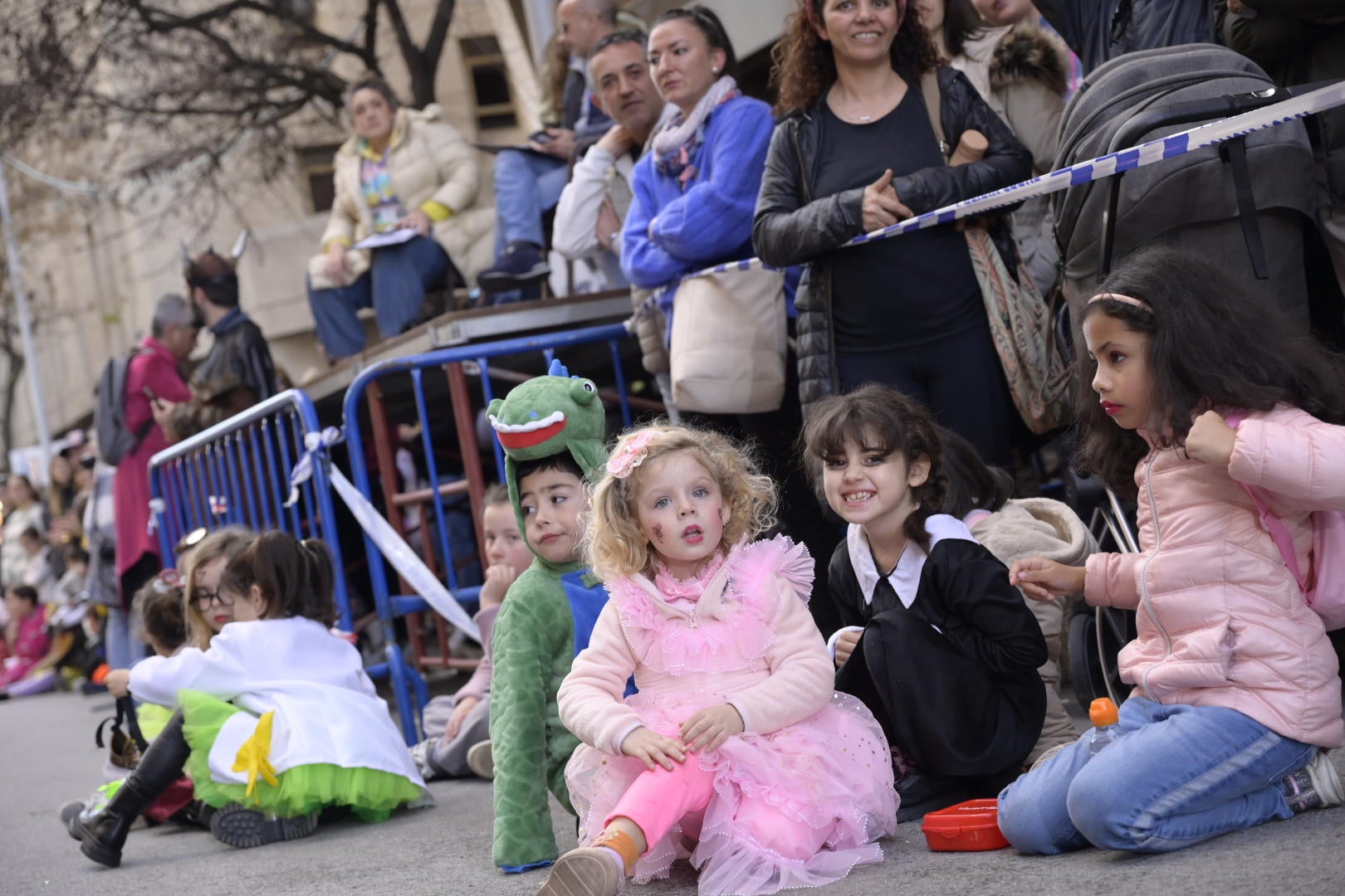 Las mejores imágenes del colorido desfile infantil del Carnaval de Badajoz 2024 (I)