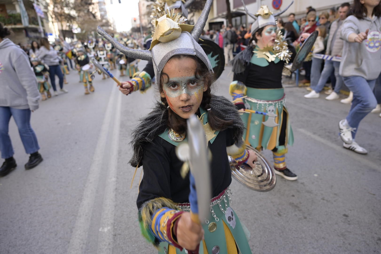 Las mejores imágenes del colorido desfile infantil del Carnaval de Badajoz 2024 (II)