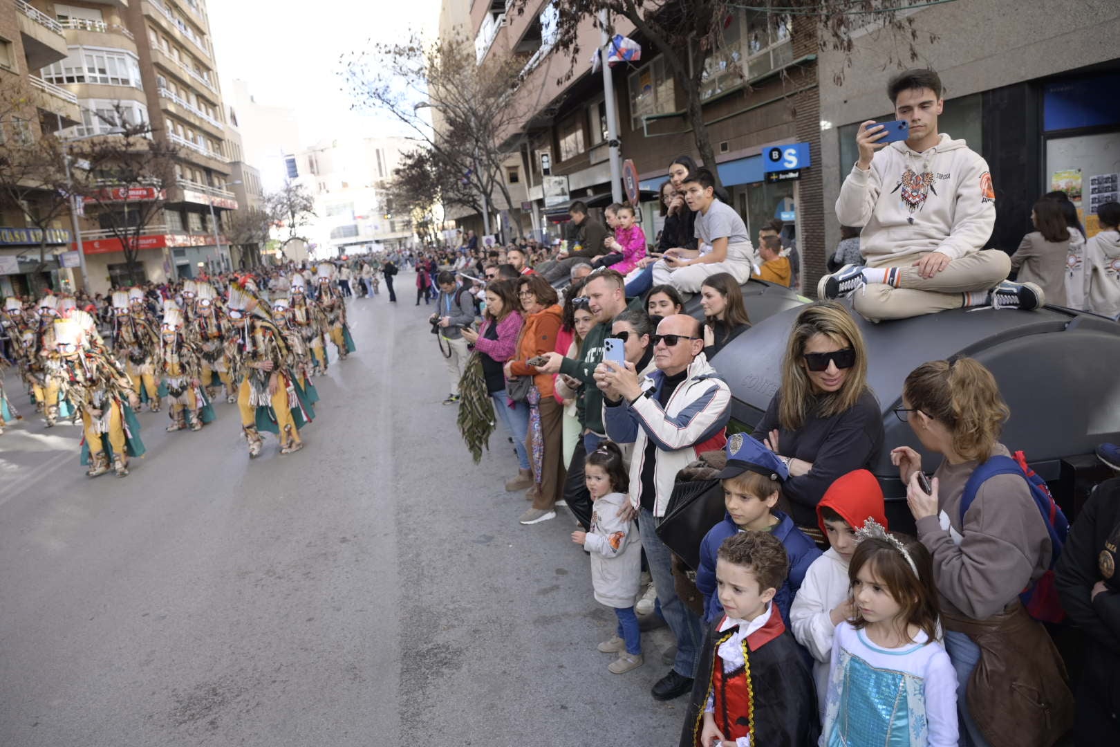 Las mejores imágenes del colorido desfile infantil del Carnaval de Badajoz 2024 (II)