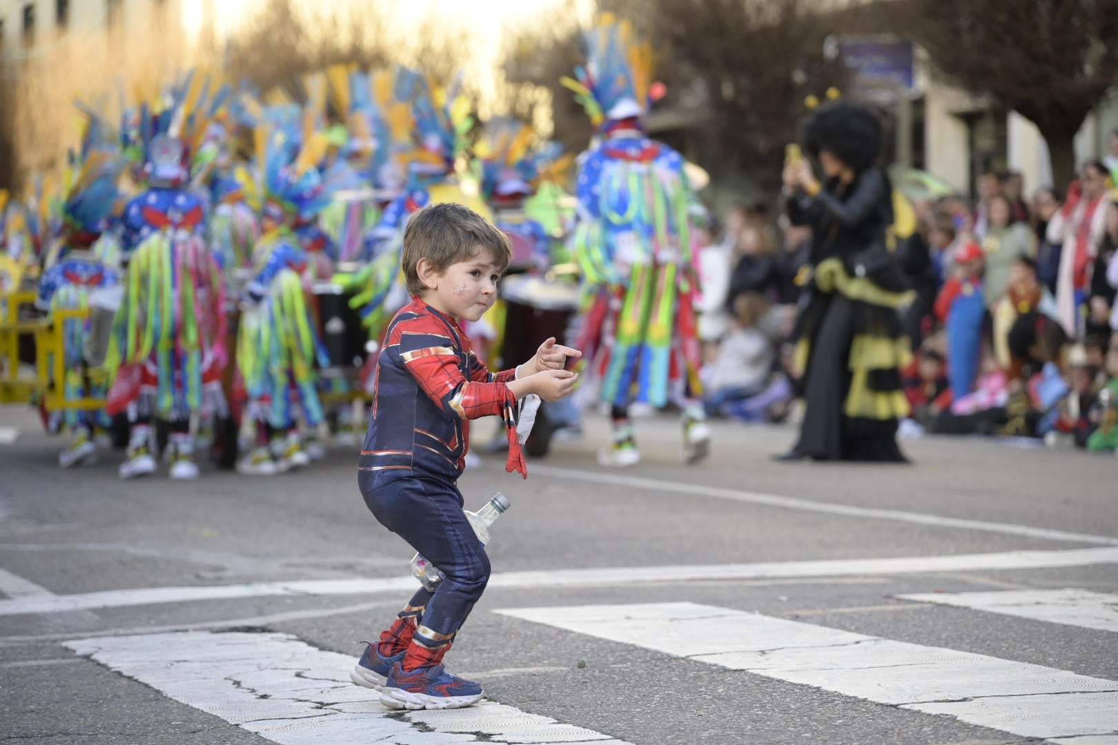 Las mejores imágenes del colorido desfile infantil del Carnaval de Badajoz 2024 (I)