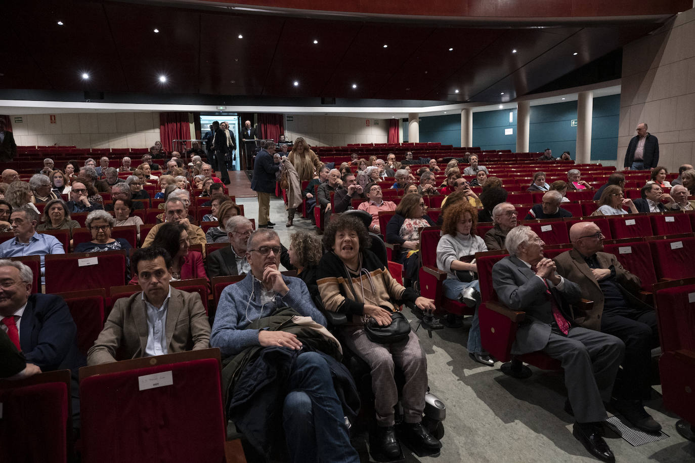 Javier Cercas protaginiza el acto del 90 aniversario de HOY