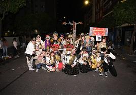 Las mejores imágenes de los grupos participantes en el desfile del Carnaval de Badajoz