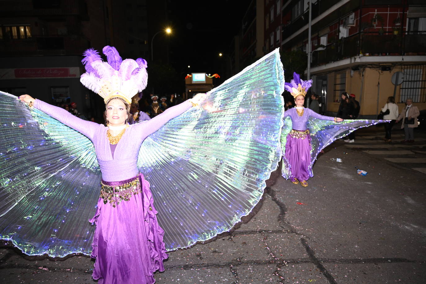 Las mejores imágenes de los grupos participantes en el desfile del Carnaval de Badajoz