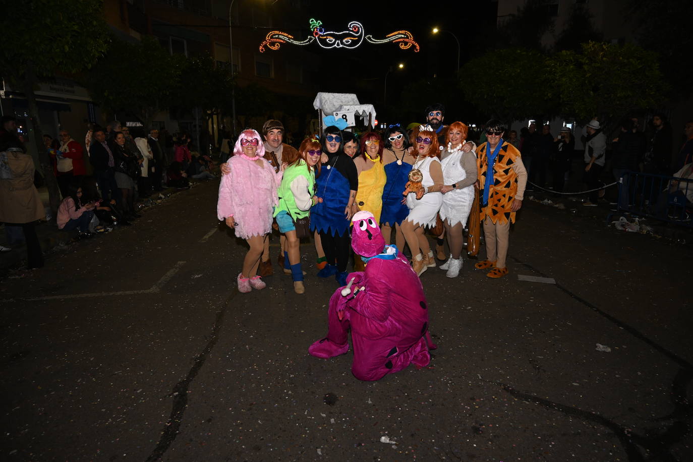 Las mejores imágenes de los grupos participantes en el desfile del Carnaval de Badajoz