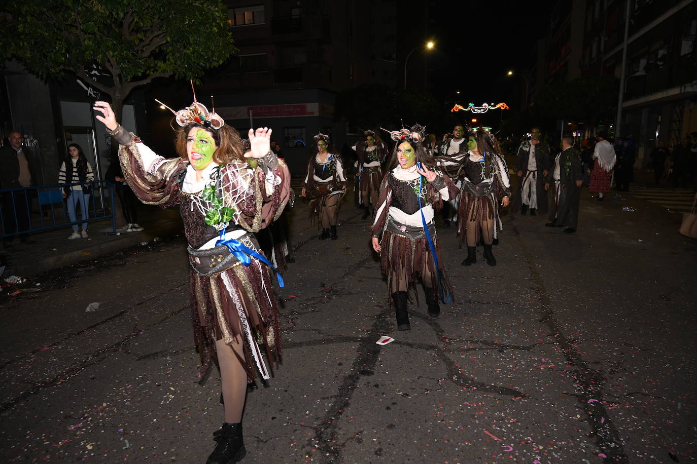 Las mejores imágenes de los grupos participantes en el desfile del Carnaval de Badajoz