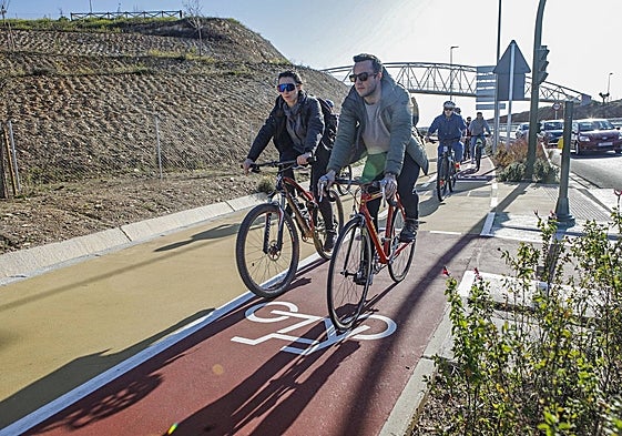 Imagen del carril bici de la ronda Sureste de Cáceres.