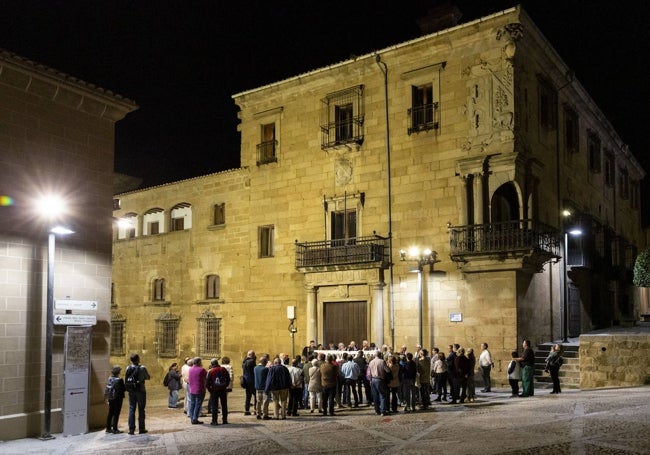 La Casa del Deán en Plasencia es una de las ubicaciones que se han propuesto para el Personero.