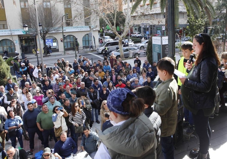 Un momento de la intervención de Raquel Alonso, agricultora del Valle del Alagón, desde el Bombo de la Música de Cáceres.