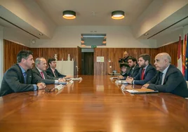 Reunión entre los representantes de Transportes de Extremadura y Castilla-La Mancha.