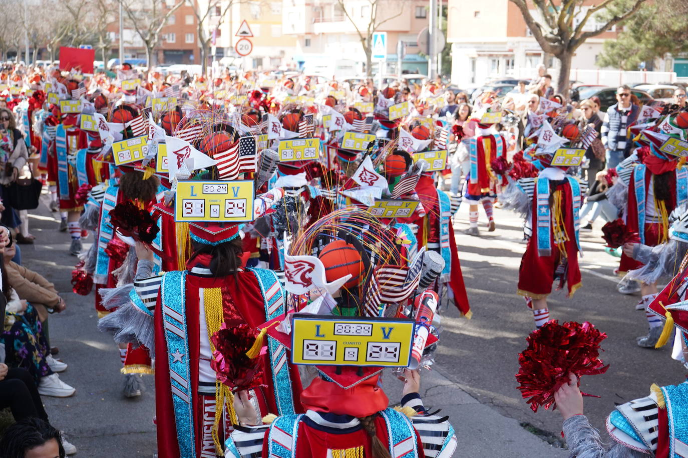 Las mejores imágenes del Desfile despedida del Carnaval de Badajoz 2024 (II)