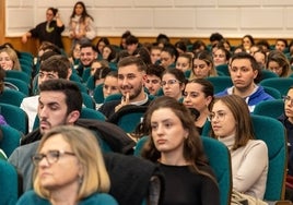 Charla para universitarios organizado por la alianza 'Extremadura es futuro', en la que se enmarcan las becas.