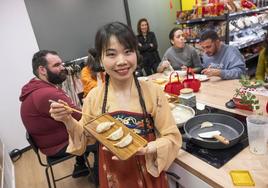 Lin, que nació en Fuzhou hace 36 años, es muy conocida en Pardaleras y en la ciudad en general.