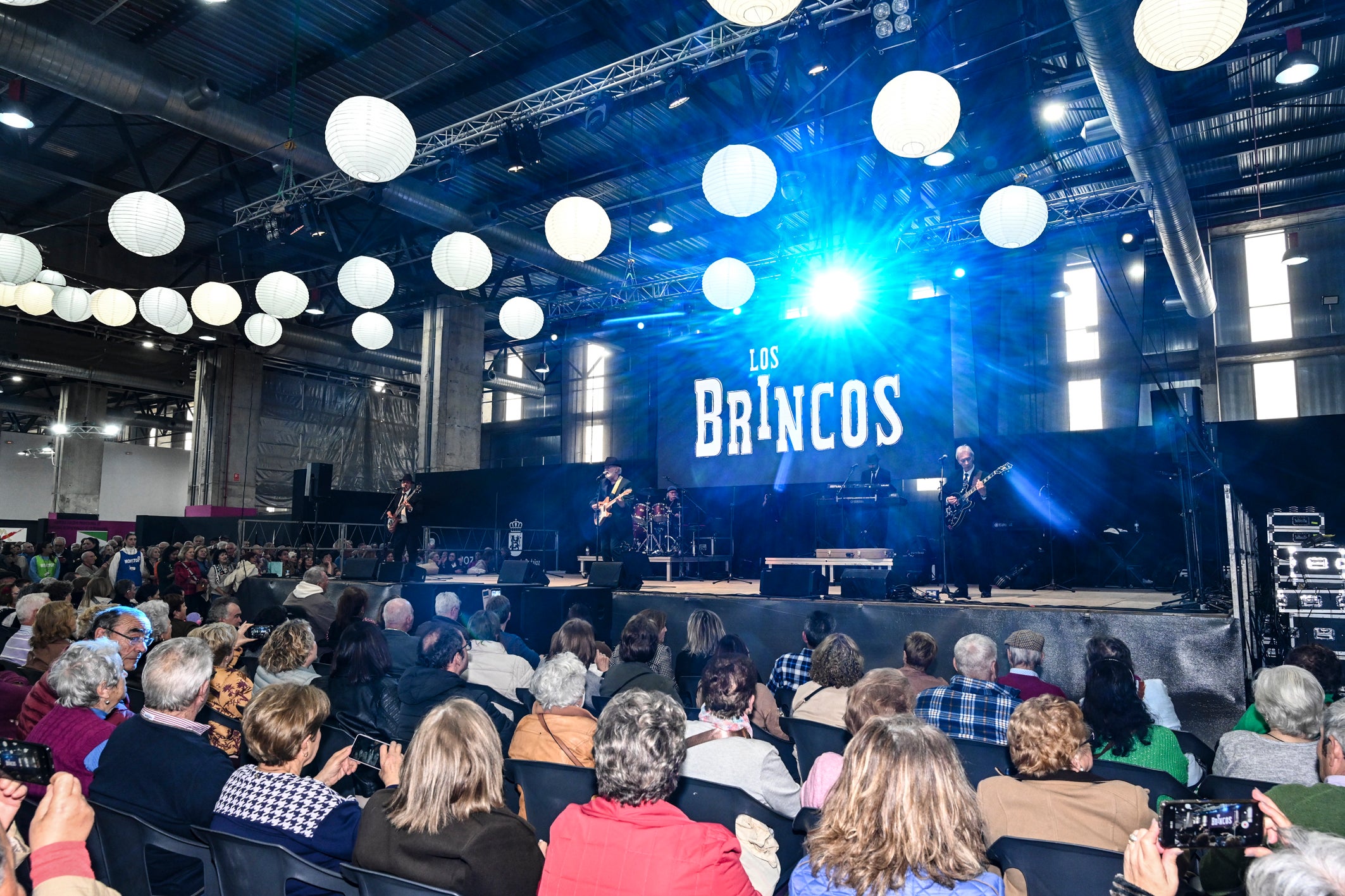 El concierto de Los Brincos en la Feria de los Mayores, en imágenes