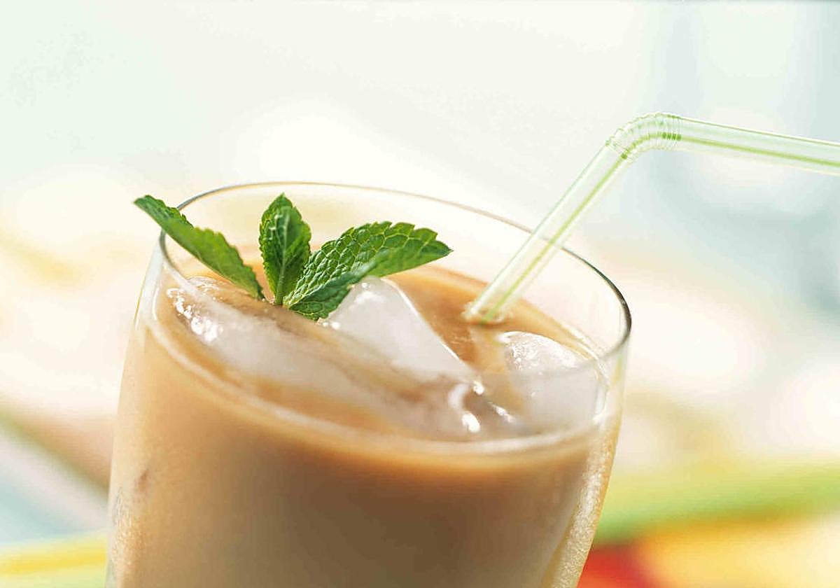 Tres motivos por los que debes evitar tomar café con hielo