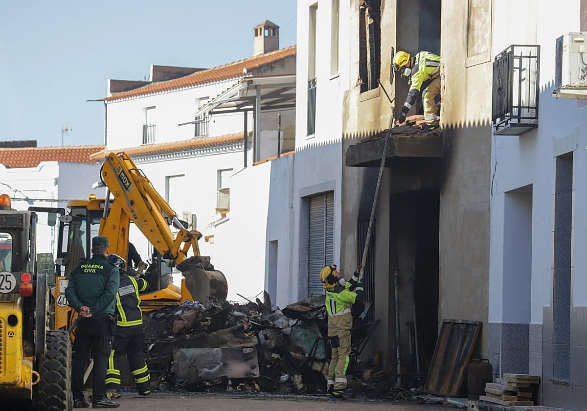 Vivienda incendiada en Zalamea de la Serena el 13 de diciembre de 2023.
