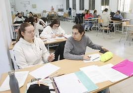 Alumnas de un ciclo formativo en un instituto de Cáceres.