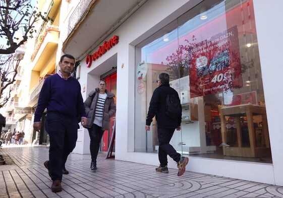 Tienda de Vodafone de Badajoz, donde robaron ayer.