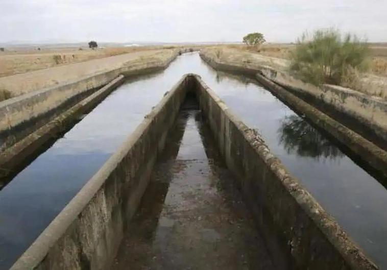 Guardiola pide al Gobierno que incluya el regadío Tierra de Barros en el Plan Hidrográfico del Guadiana