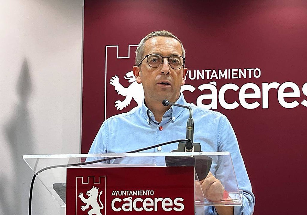 El concejal de Recursos Humanos de Cáceres, Emilio Borrega.