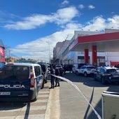 Acribillan a un hombre de 34 años cuando estaba desayunando en Badajoz