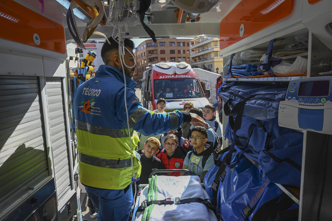 La Unidad Medicalizada de Emergencias de Badajoz cumple un cuarto de siglo