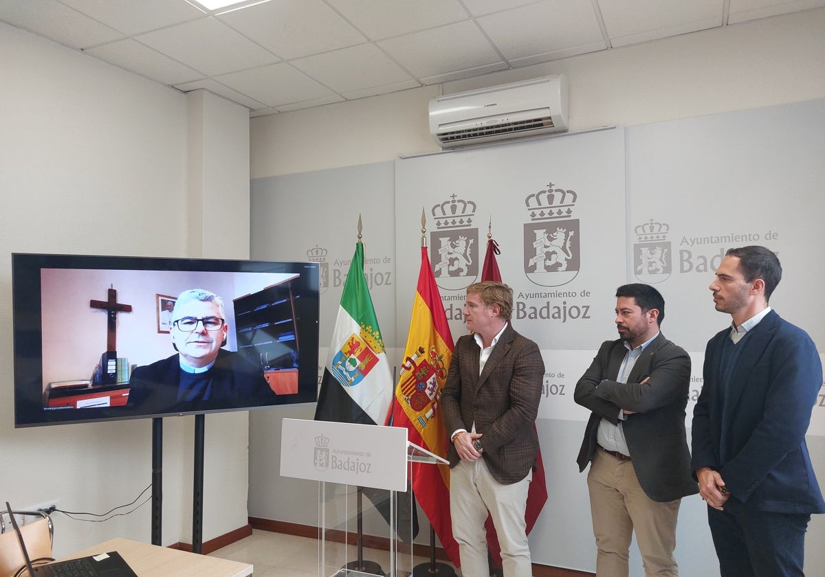 Fermín Jesús González habla este viernes por videoconferencia con el alcalde, Ignacio Gragera, y la Agrupación de Hermandades y Cofradías.