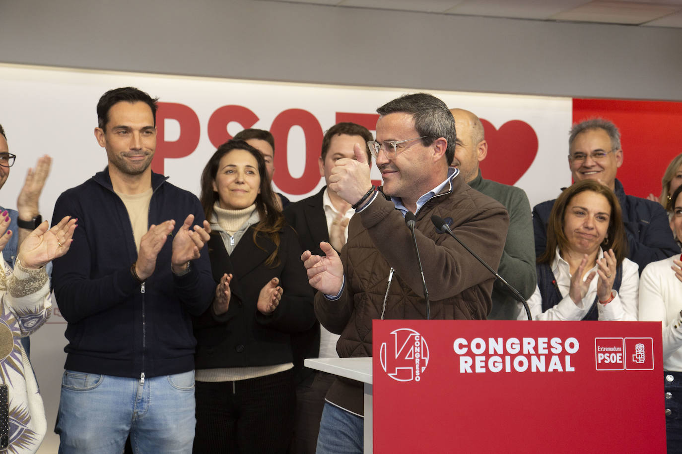 Primeras imágenes tras conocer el resultado de las primarias del PSOE extremeño