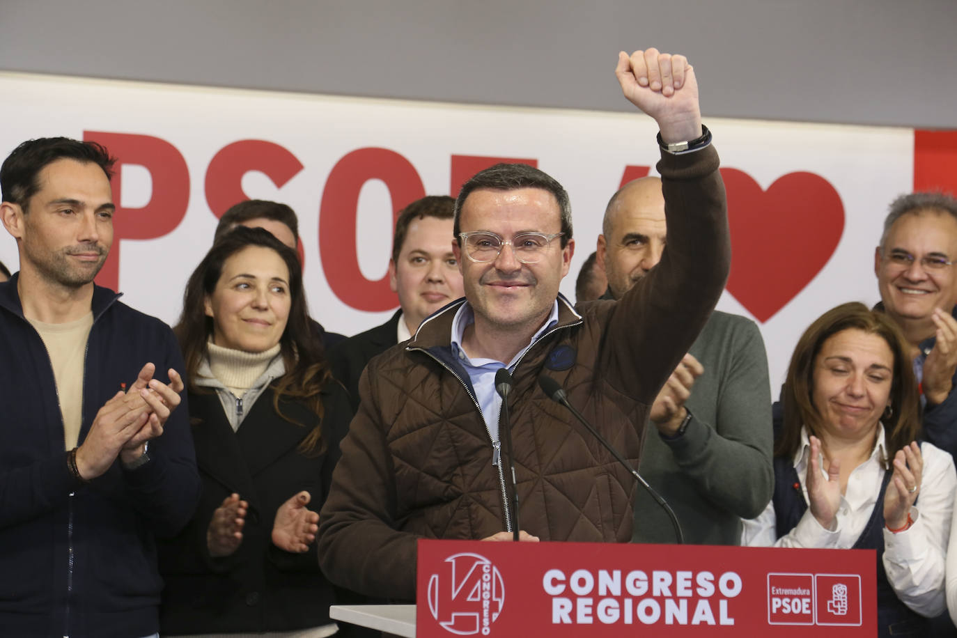 Primeras imágenes tras conocer el resultado de las primarias del PSOE extremeño