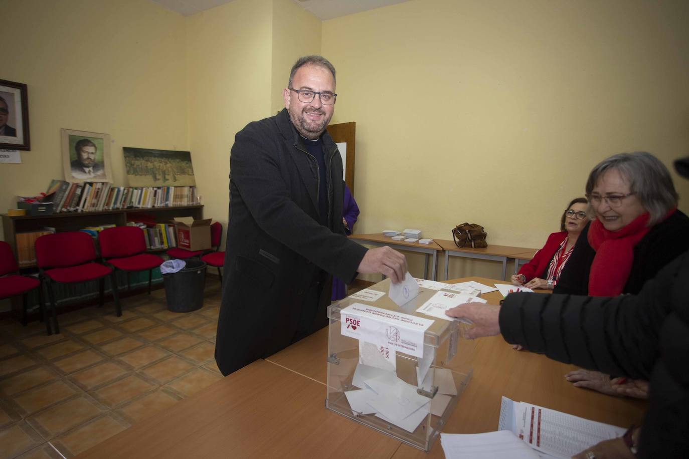 Las primarias del PSOE en Extremadura, en imágenes