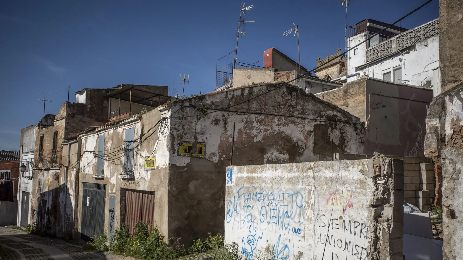 El Ayuntamiento de Badajoz hará un censo de casas vacías para evitar okupas  y fumaderos | Hoy