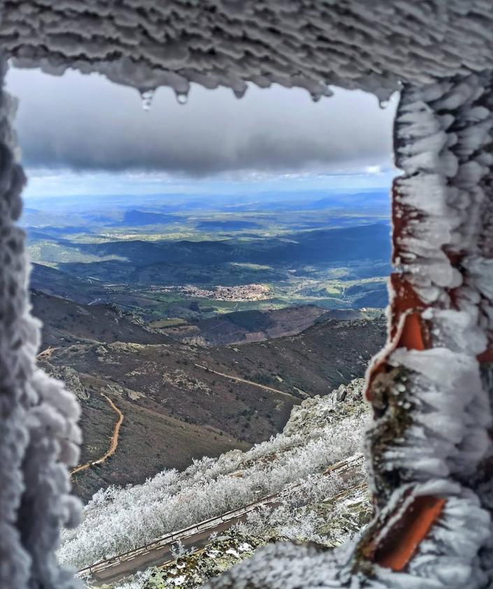 Imagen secundaria 2 - Paisaje invernal desde el Pico Villuercas. 