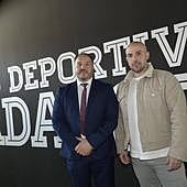 El grupo de Oliver toma el control del Badajoz con un notario y un cerrajero