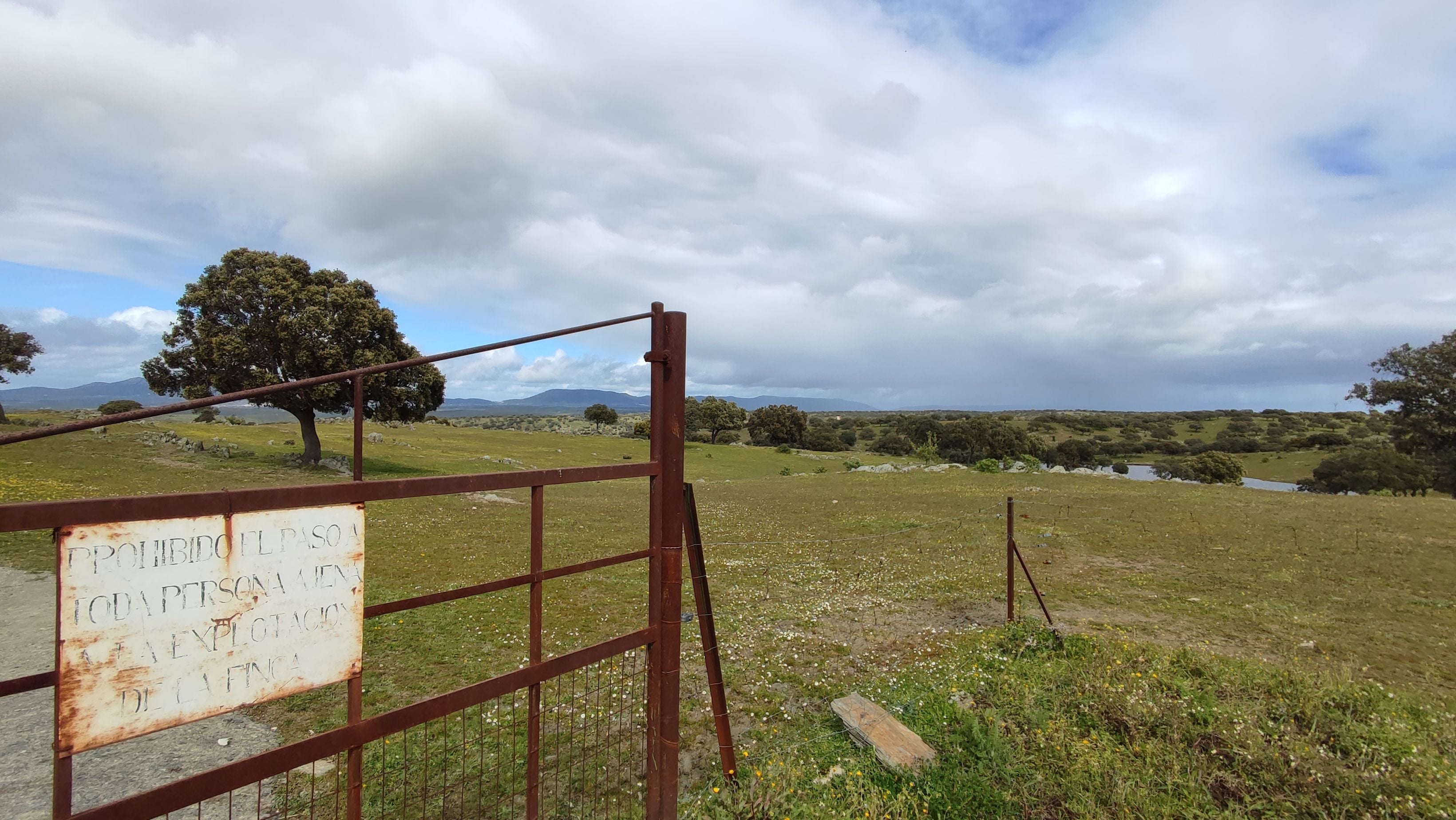 La zona de Hinojal donde se ha hallado el cadáver, en imágenes