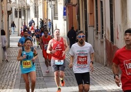 Los corredores, por el Casco Antiguo el año pasado.