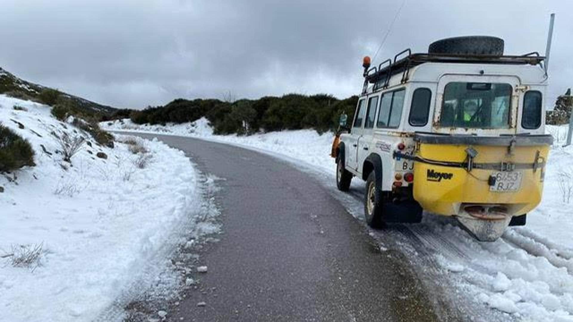 Temporal | Borrasca Monica: Continúan cortadas tres carreteras en  Extremadura y prohíben el paso a camiones en la N-110 en Tornavacas | Hoy