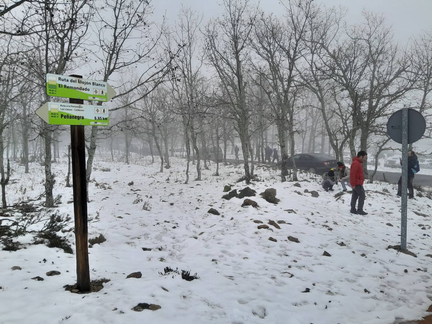 Fotos | Los extremeños aprovechan el domingo para disfrutar de la nieve