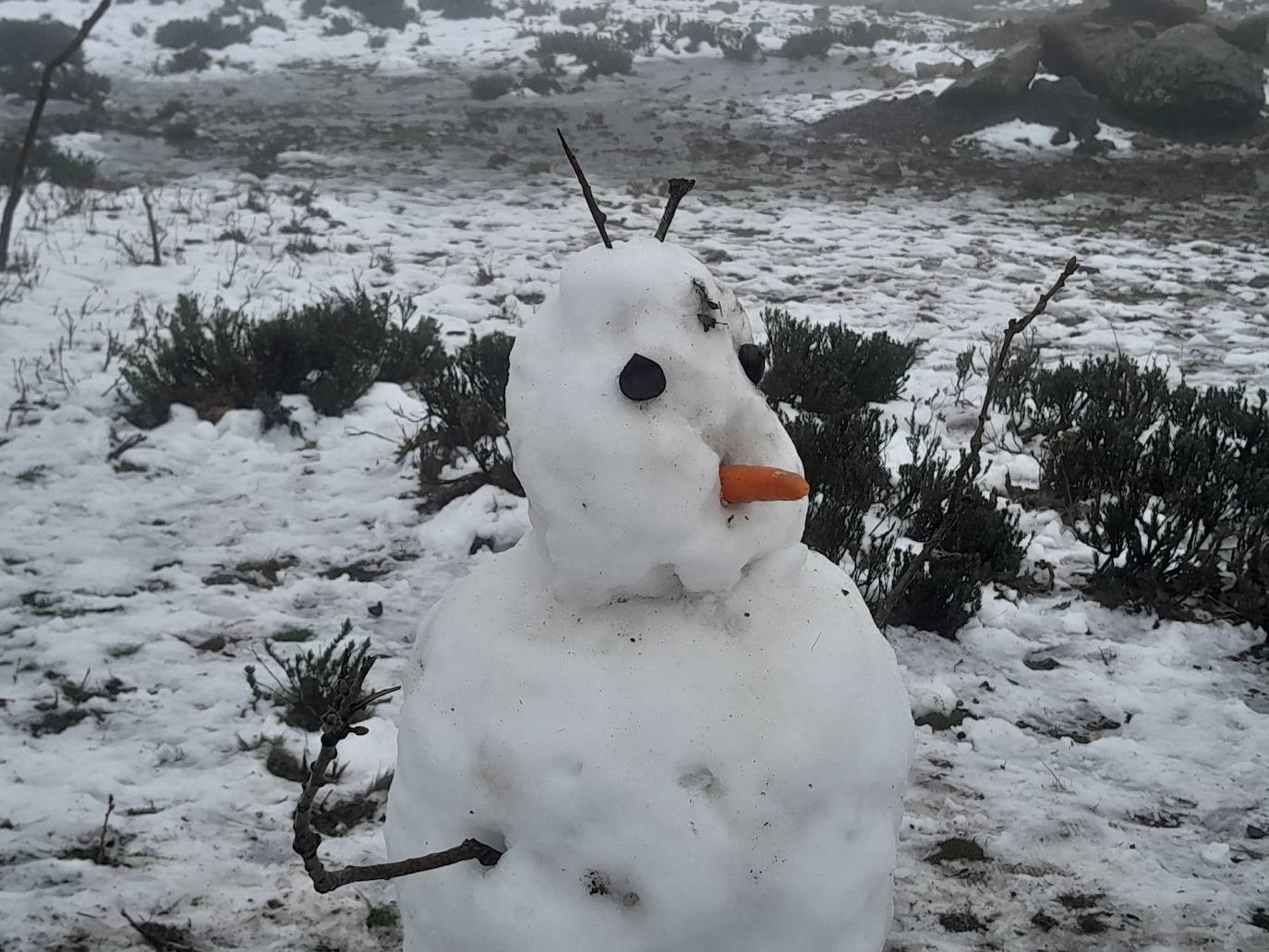 Fotos | Los extremeños aprovechan el domingo para disfrutar de la nieve
