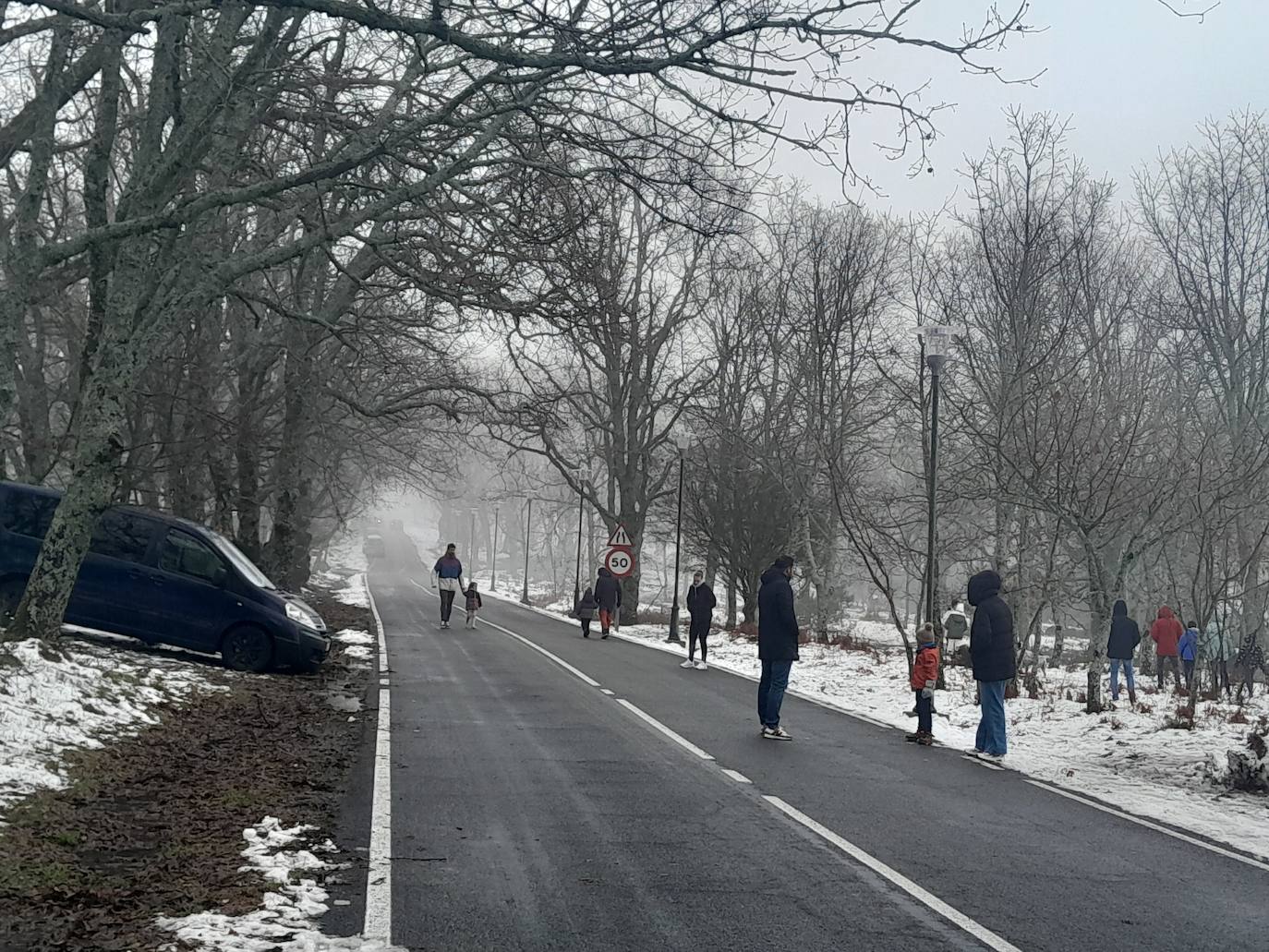 Fotos | Los extremeños aprovechan el domingo para disfrutar de la nieve