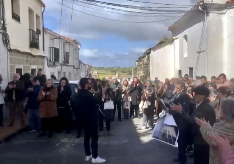 Participantes en el acto en recuerdo de Vicente.