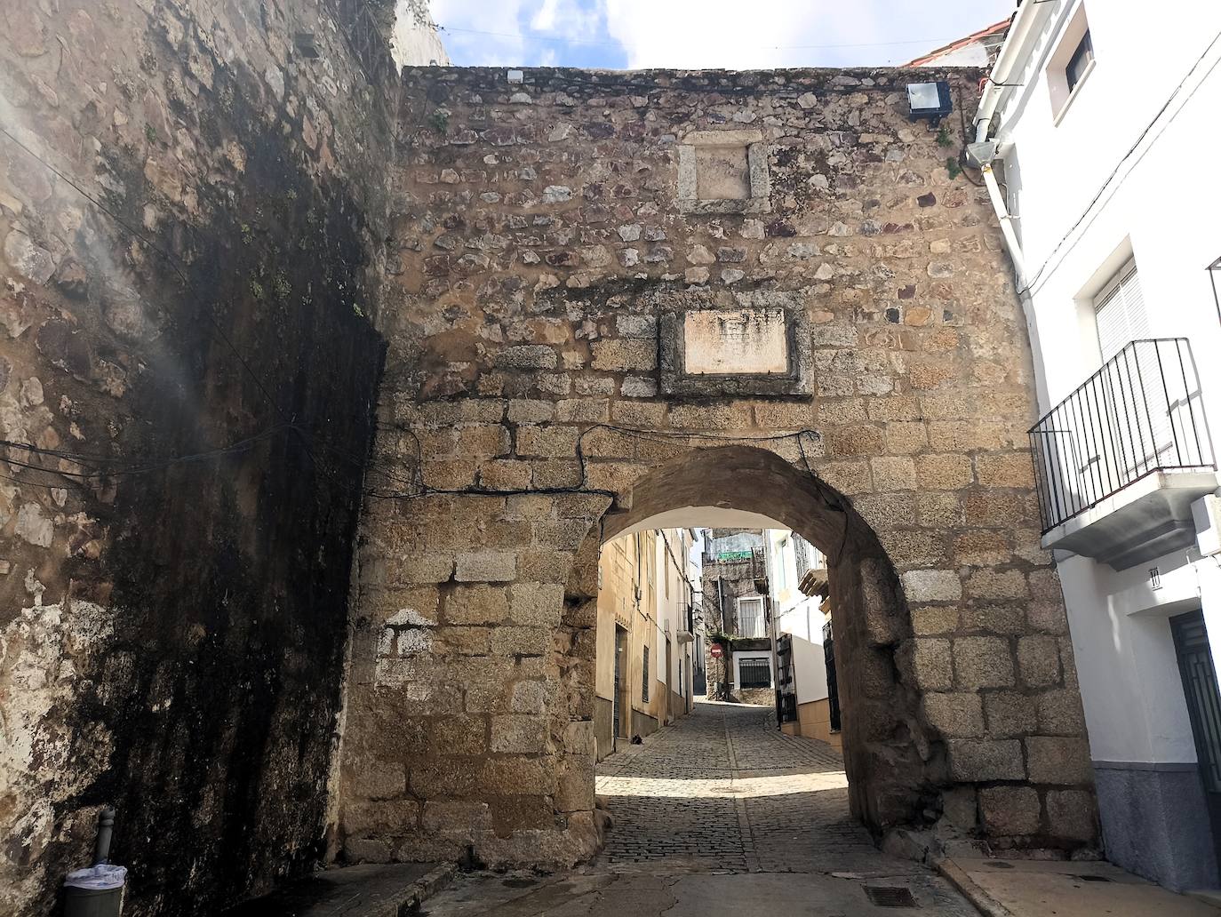 Villa Adentro. Paseo por el barrio gótico judío