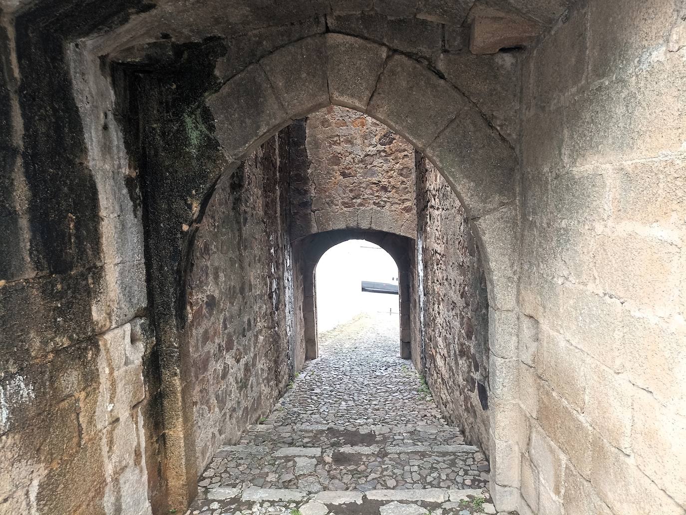 Villa Adentro. Paseo por el barrio gótico judío